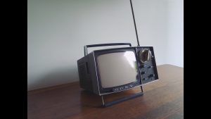 我家小孩在家为什么不看电视？